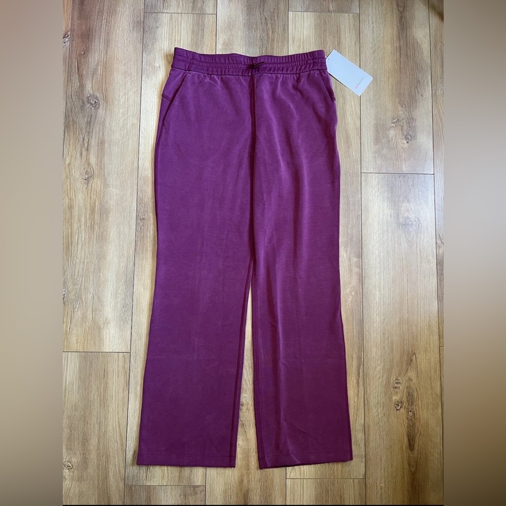 NWT 🔻 Lululemon Softstreme HR Pant Regular
Deep Luxe 🔻